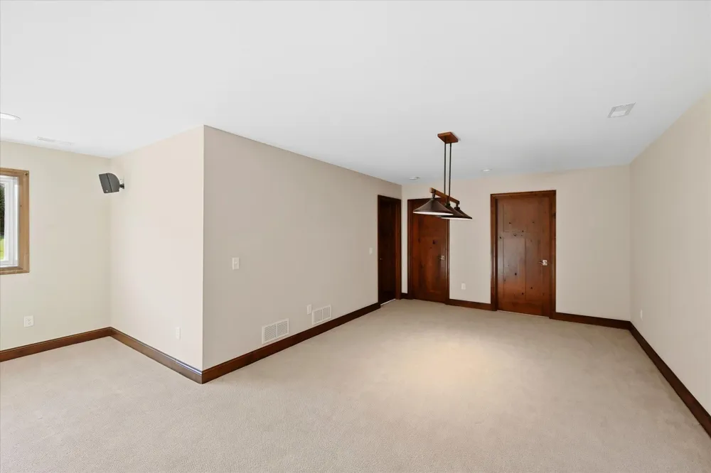3204 Landon Court Chaska, MN 55318