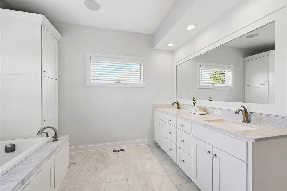 3204 Landon Court Chaska, MN 55318