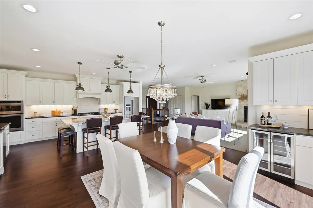 3204 Landon Court Chaska, MN 55318