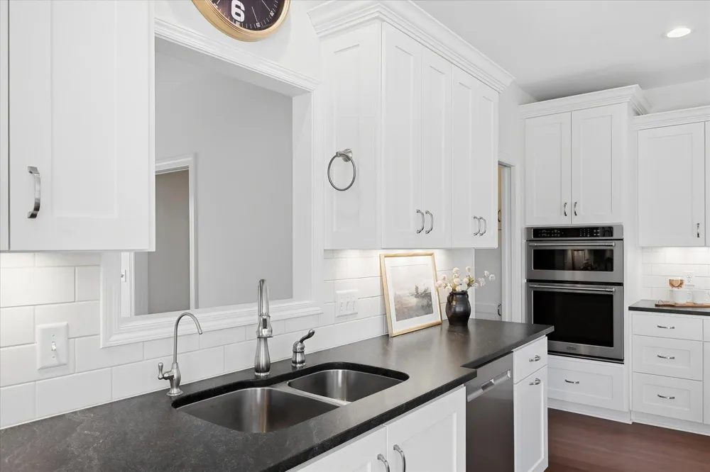 3204 Landon Court Chaska, MN 55318
