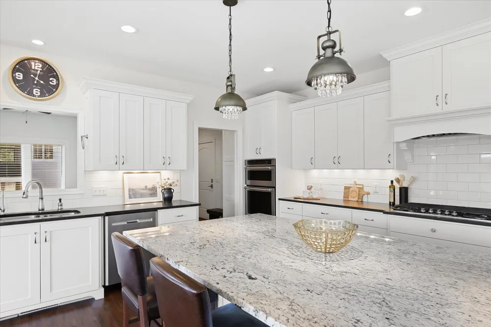 3204 Landon Court Chaska, MN 55318