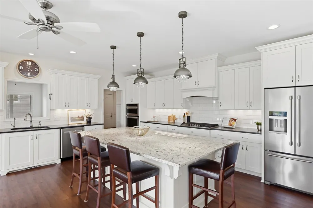 3204 Landon Court Chaska, MN 55318