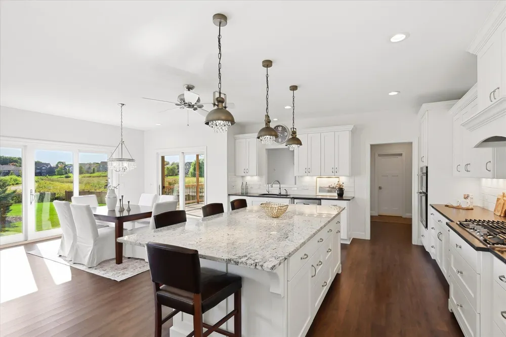 3204 Landon Court Chaska, MN 55318