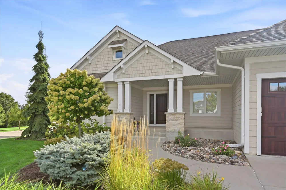 3204 Landon Court Chaska, MN 55318