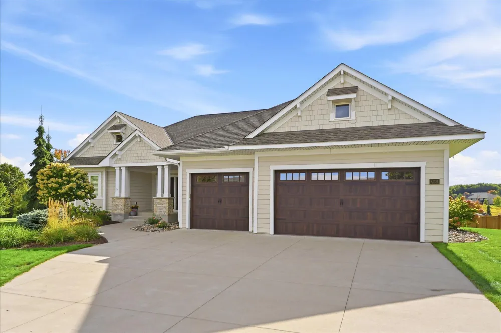 3204 Landon Court Chaska, MN 55318