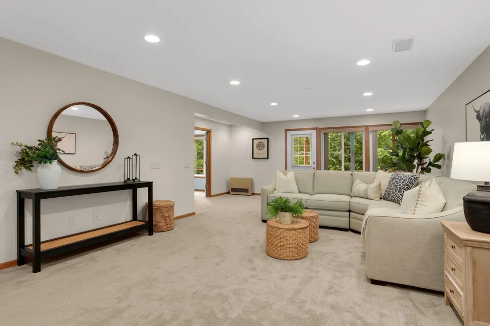 18677 Kalmar Trail Lakeville, MN 55044