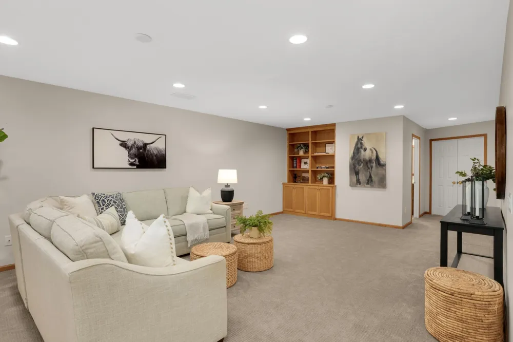 18677 Kalmar Trail Lakeville, MN 55044