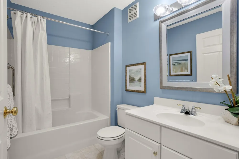 18677 Kalmar Trail Lakeville, MN 55044