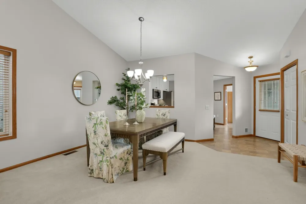 18677 Kalmar Trail Lakeville, MN 55044