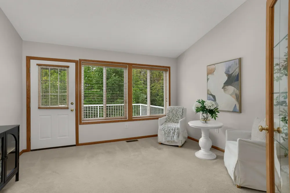 18677 Kalmar Trail Lakeville, MN 55044