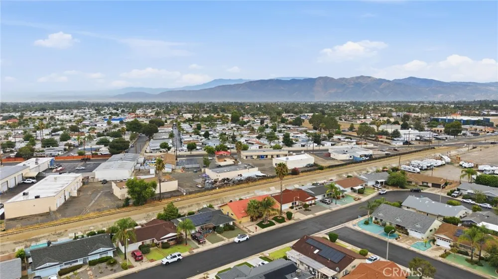1180 Amberwood Drive Hemet, CA 92543