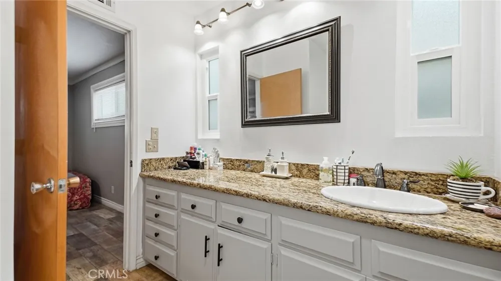 1180 Amberwood Drive Hemet, CA 92543