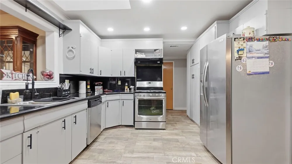 1180 Amberwood Drive Hemet, CA 92543
