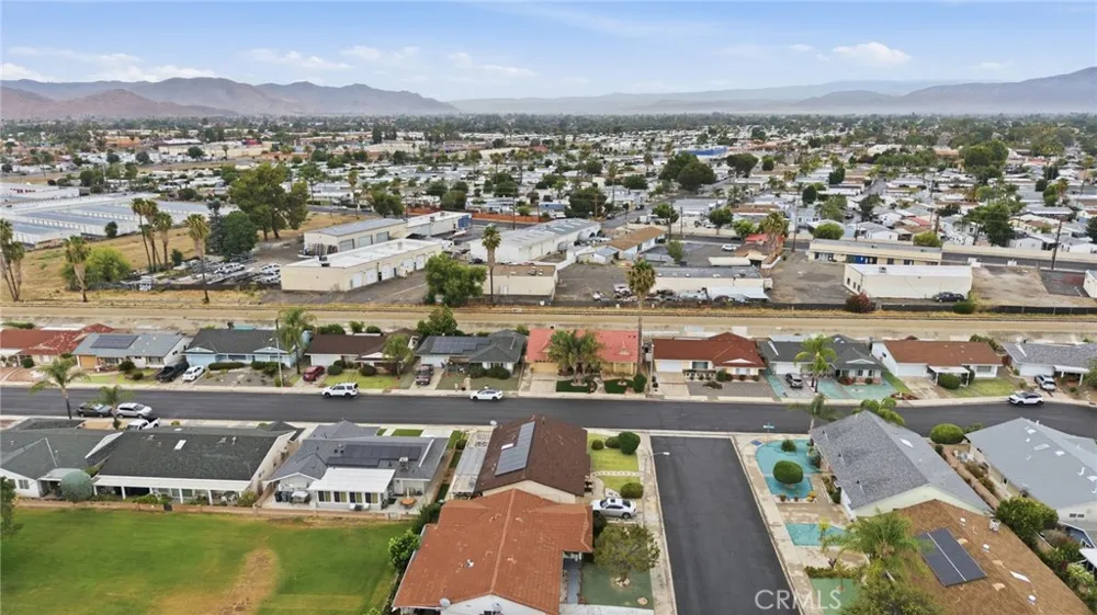1180 Amberwood Drive Hemet, CA 92543