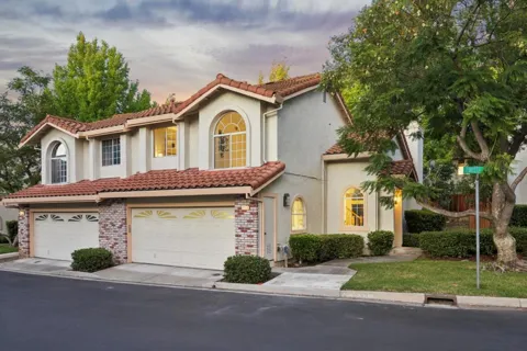 2118 Cuesta Drive