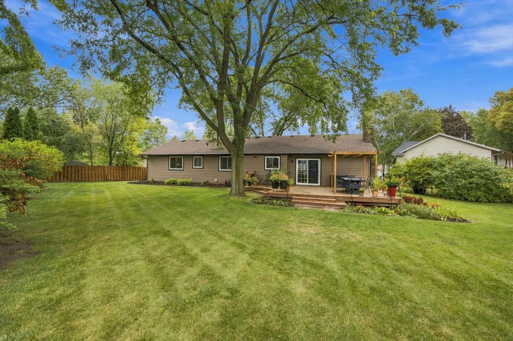 11315 W River Hills Drive Burnsville, MN 55337