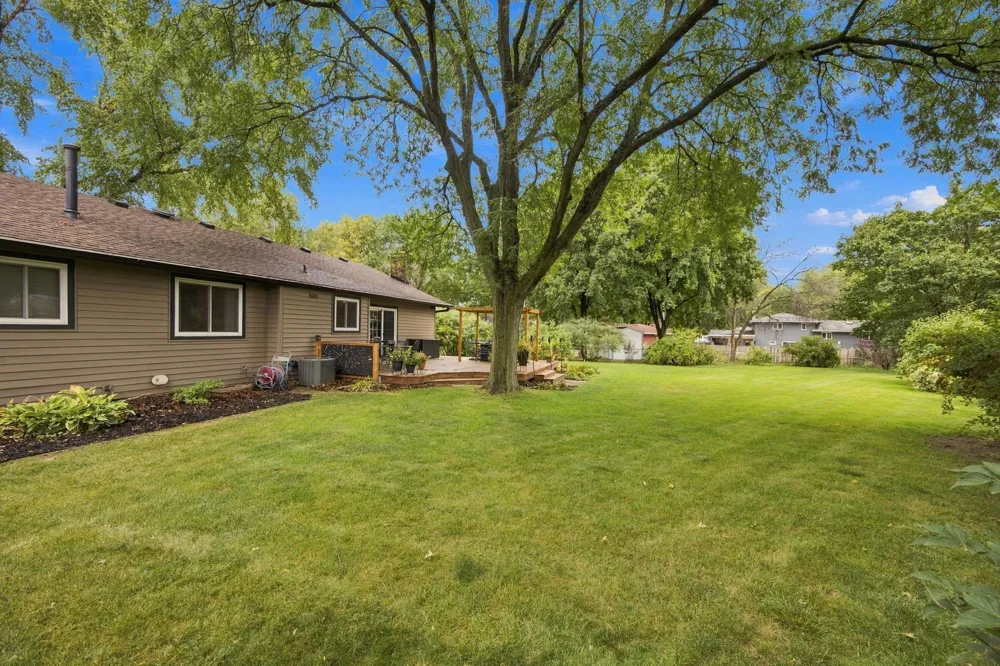 11315 W River Hills Drive Burnsville, MN 55337