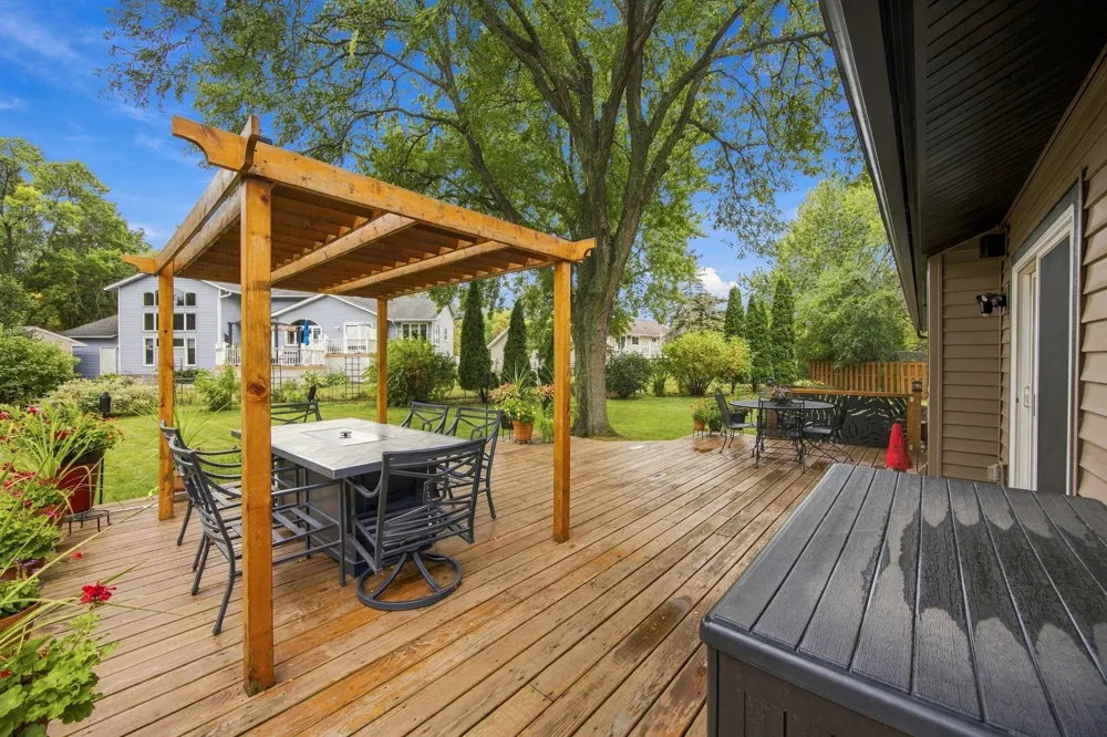 11315 W River Hills Drive Burnsville, MN 55337