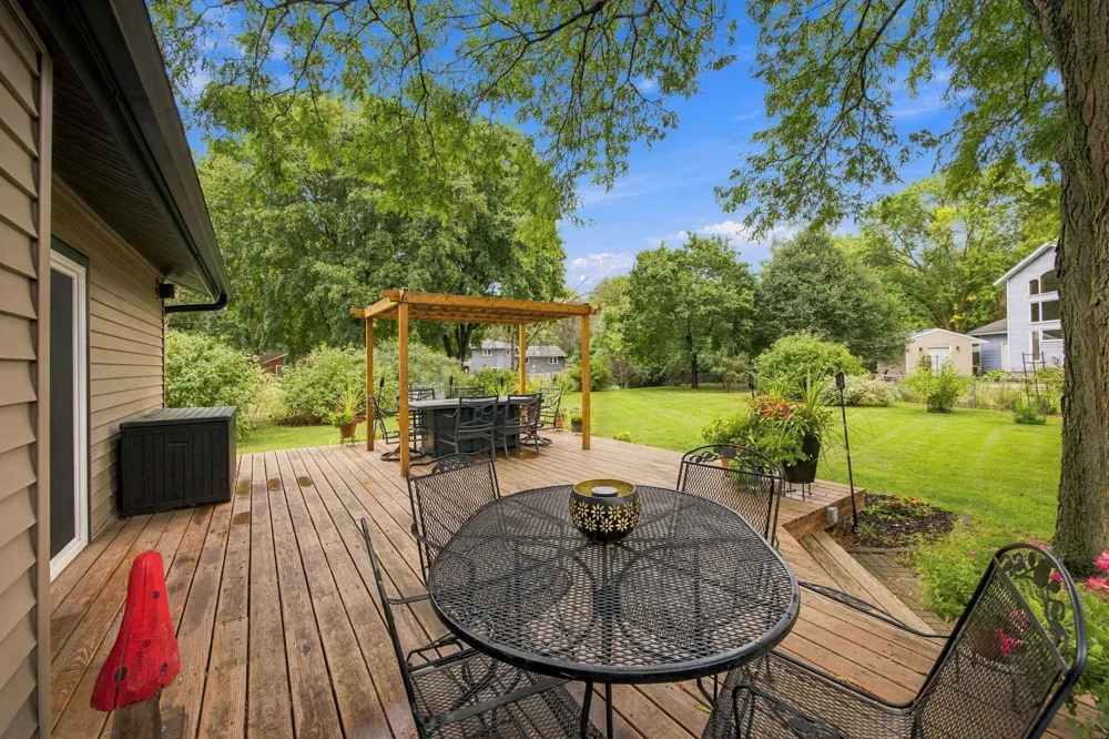 11315 W River Hills Drive Burnsville, MN 55337