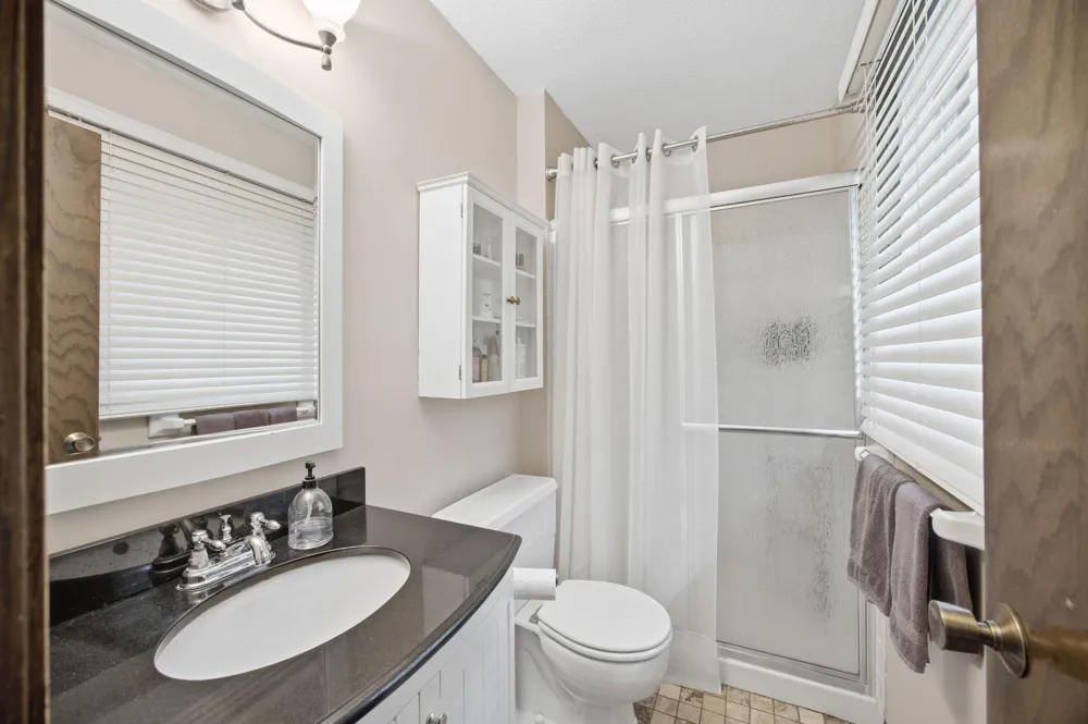 11315 W River Hills Drive Burnsville, MN 55337