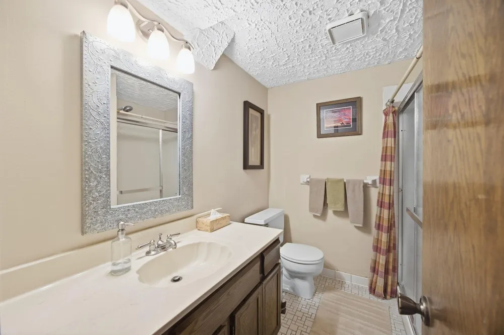 11315 W River Hills Drive Burnsville, MN 55337