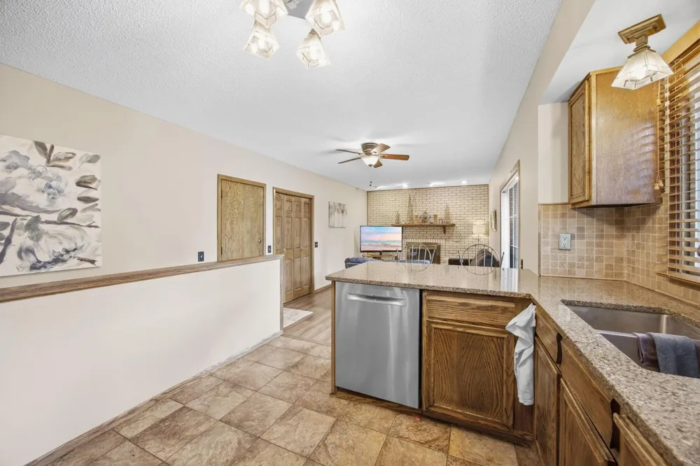 11315 W River Hills Drive Burnsville, MN 55337