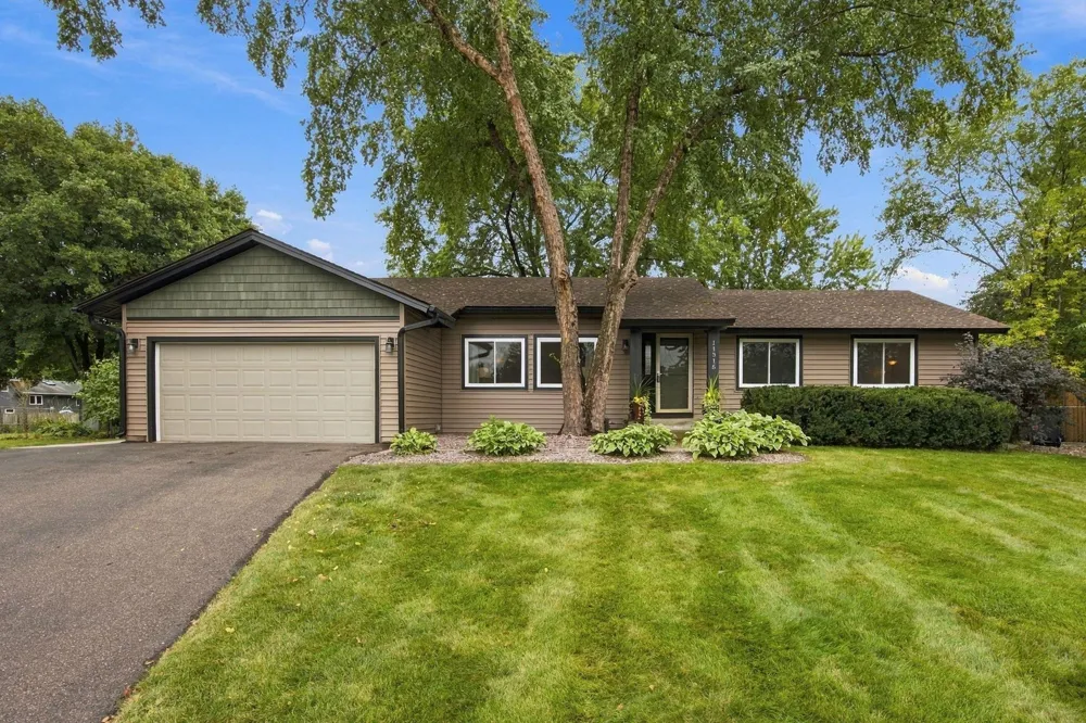 11315 W River Hills Drive Burnsville, MN 55337