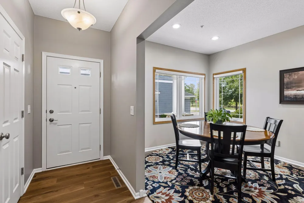 2711 Spy Glass Drive Chaska, MN 55318