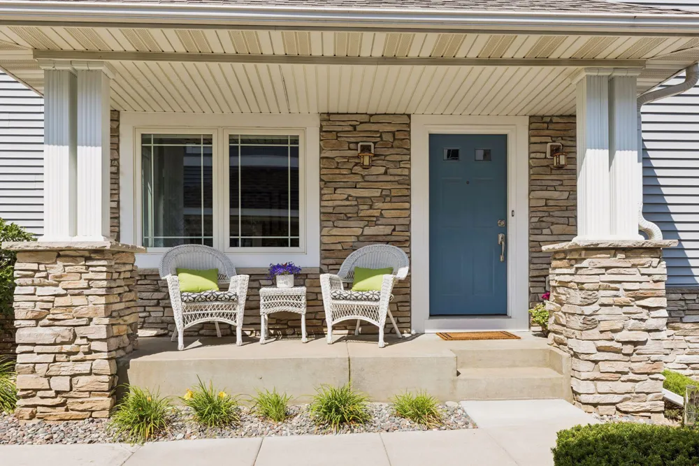 2711 Spy Glass Drive Chaska, MN 55318