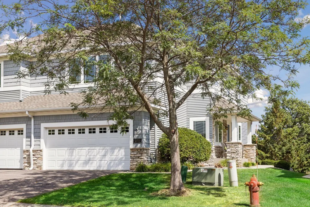 2711 Spy Glass Drive Chaska, MN 55318