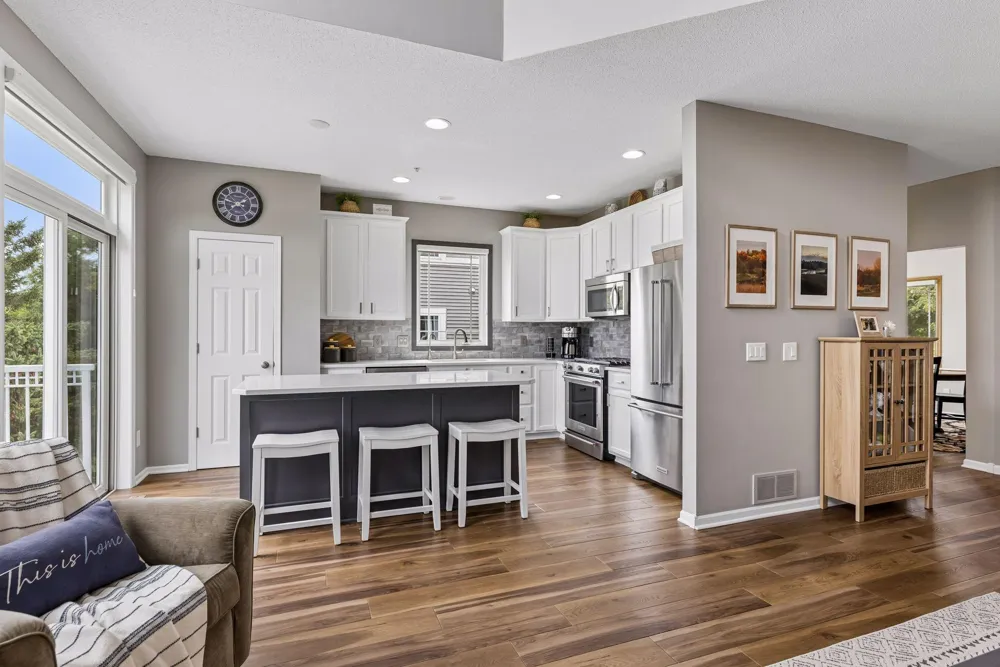 2711 Spy Glass Drive Chaska, MN 55318