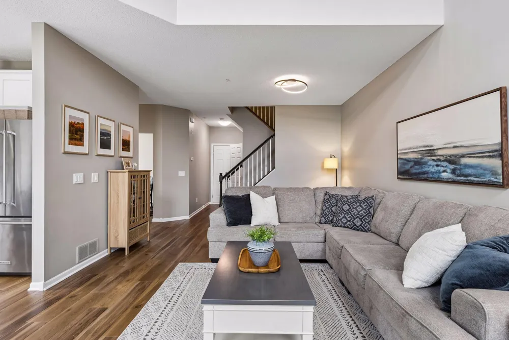 2711 Spy Glass Drive Chaska, MN 55318