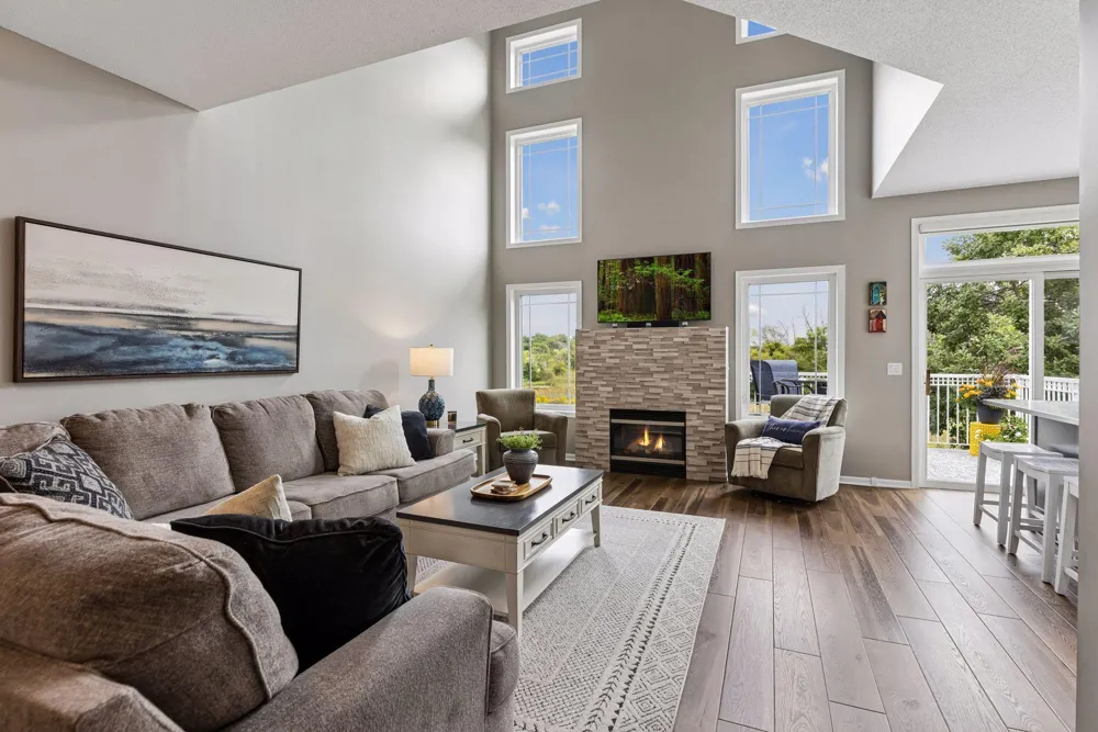 2711 Spy Glass Drive Chaska, MN 55318