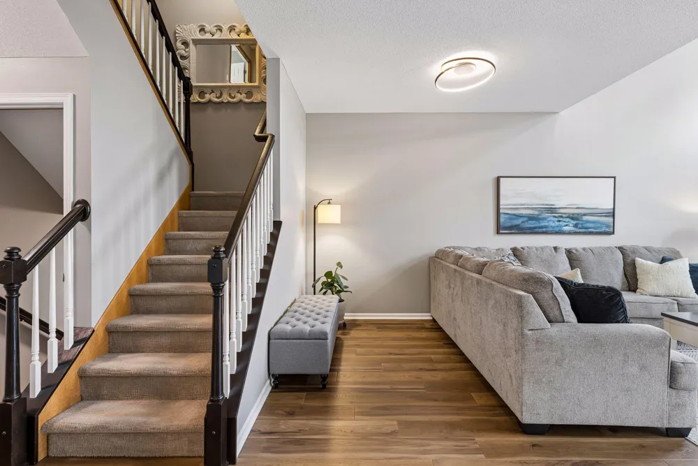 2711 Spy Glass Drive Chaska, MN 55318