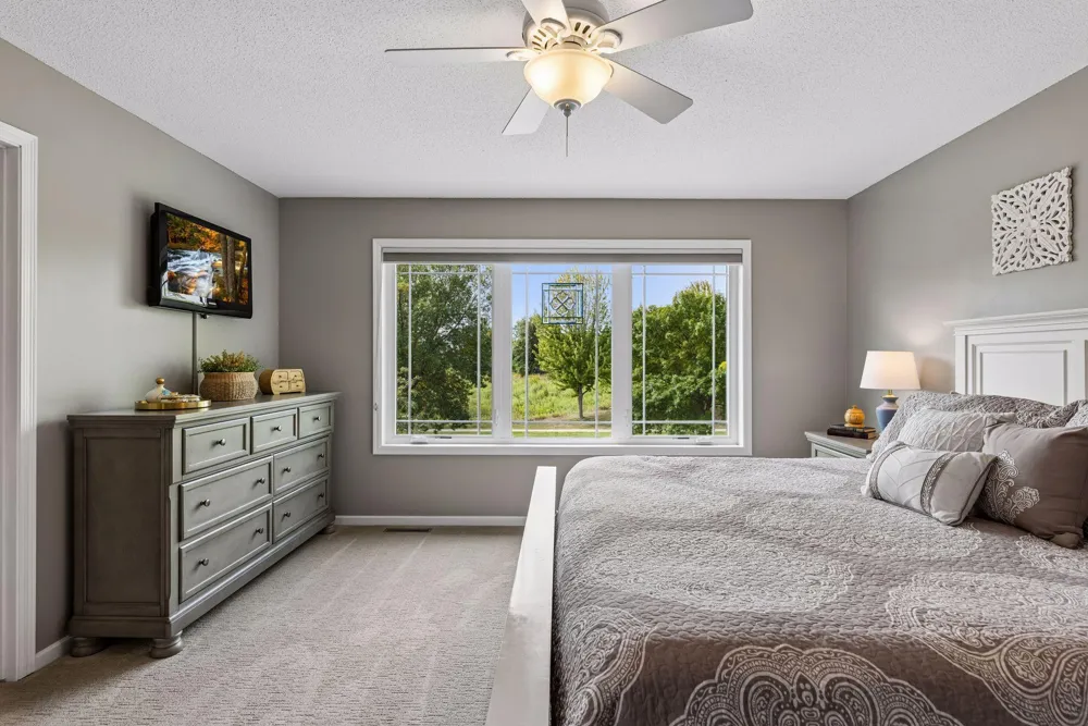 2711 Spy Glass Drive Chaska, MN 55318
