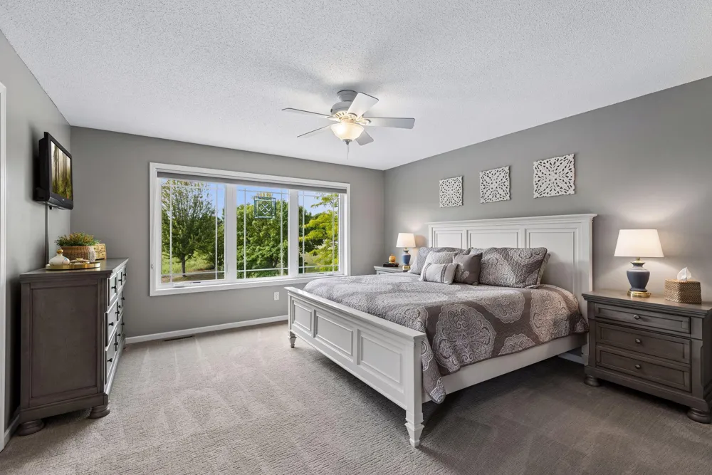 2711 Spy Glass Drive Chaska, MN 55318