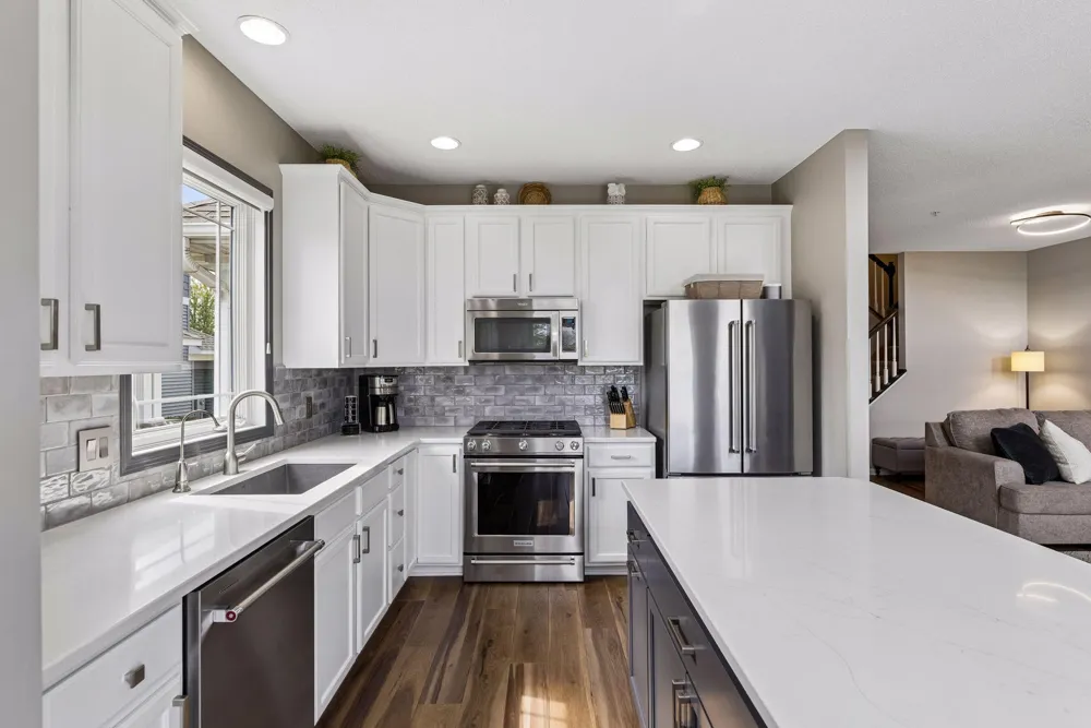 2711 Spy Glass Drive Chaska, MN 55318