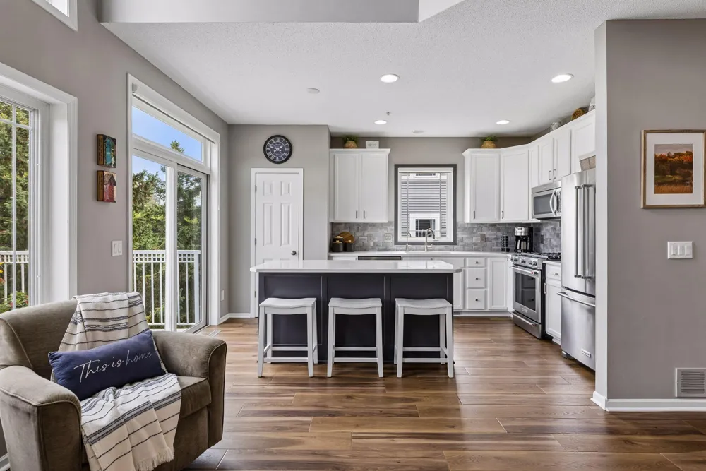 2711 Spy Glass Drive Chaska, MN 55318