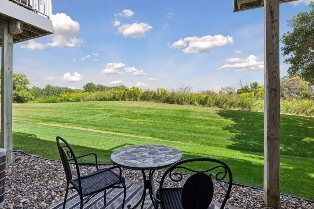 2711 Spy Glass Drive Chaska, MN 55318