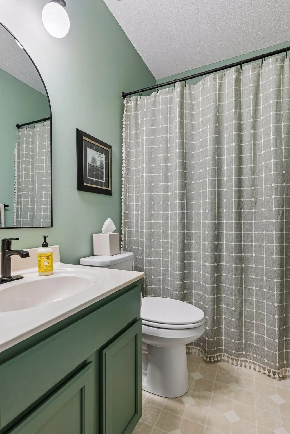 2711 Spy Glass Drive Chaska, MN 55318