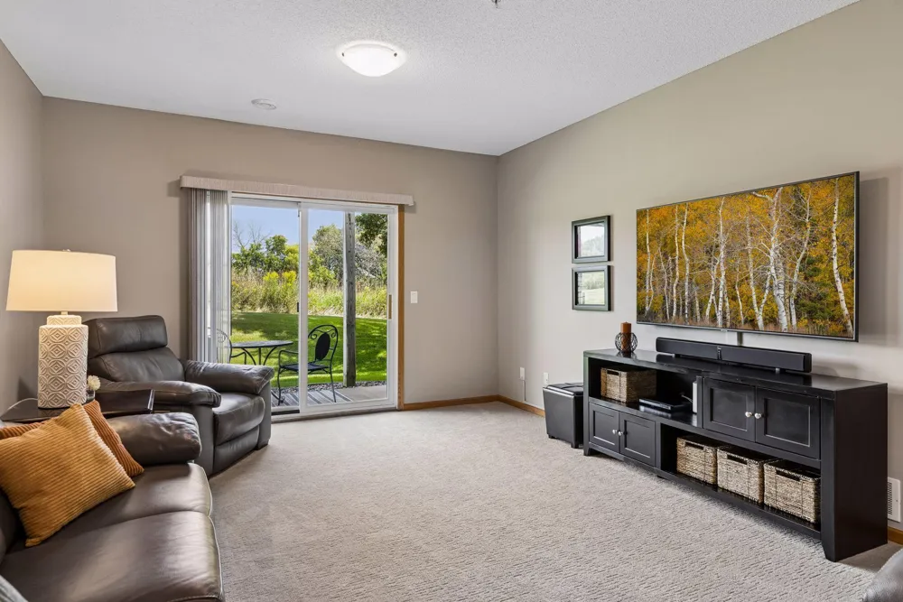 2711 Spy Glass Drive Chaska, MN 55318