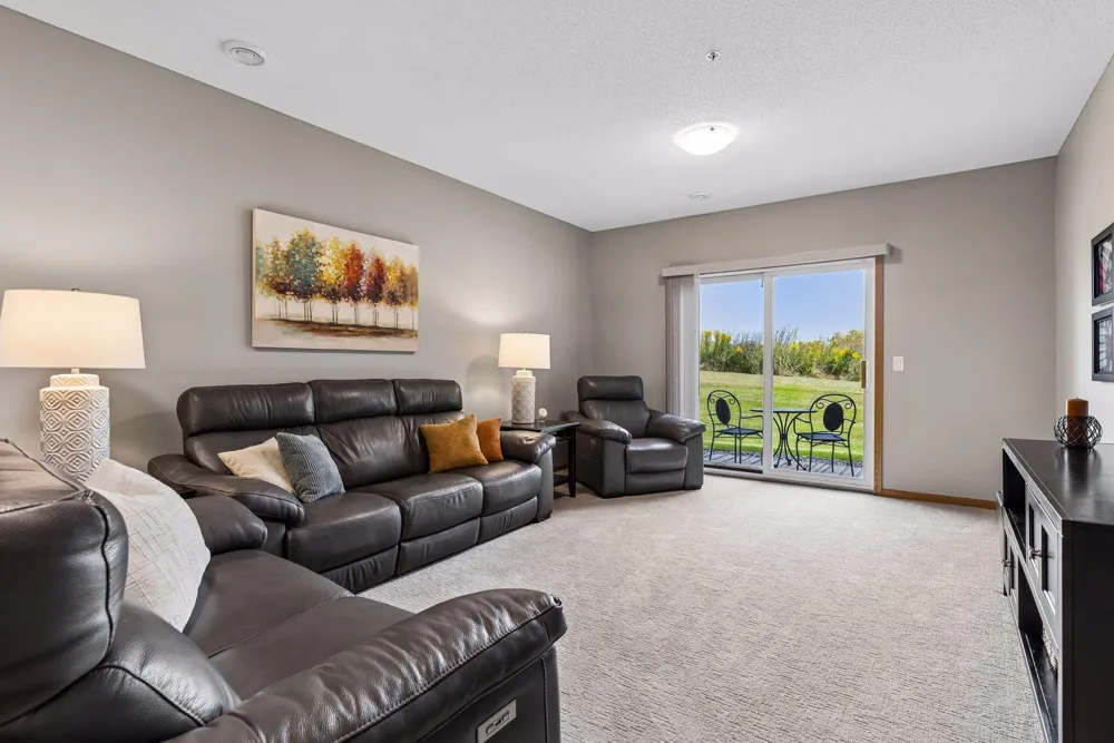 2711 Spy Glass Drive Chaska, MN 55318