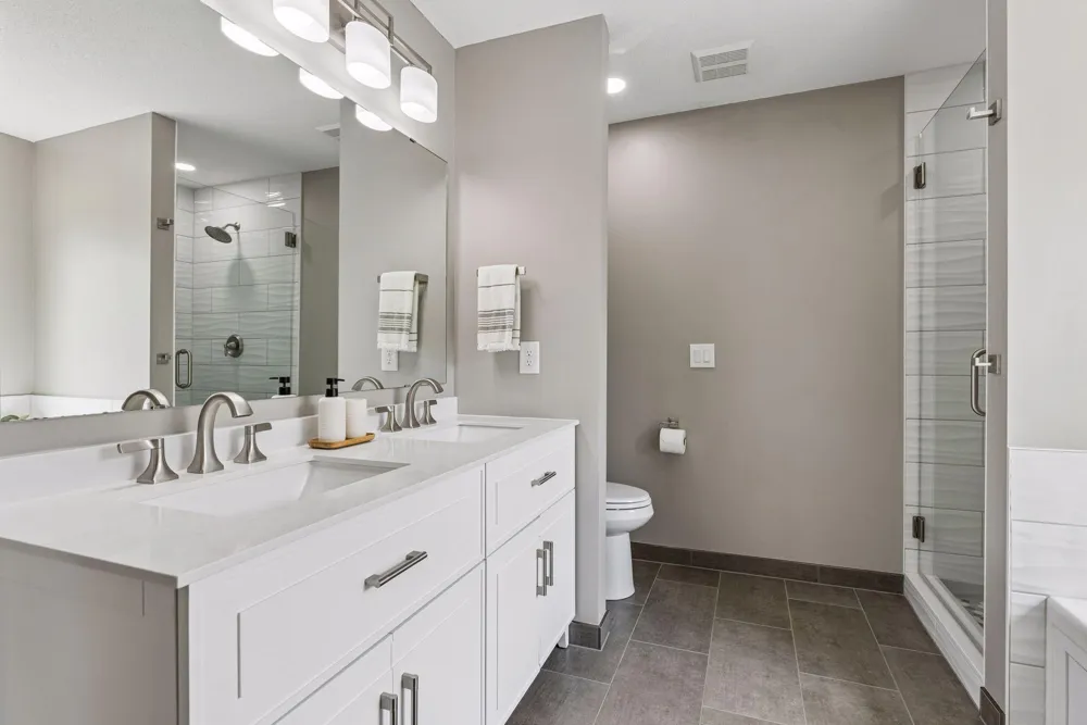 2711 Spy Glass Drive Chaska, MN 55318