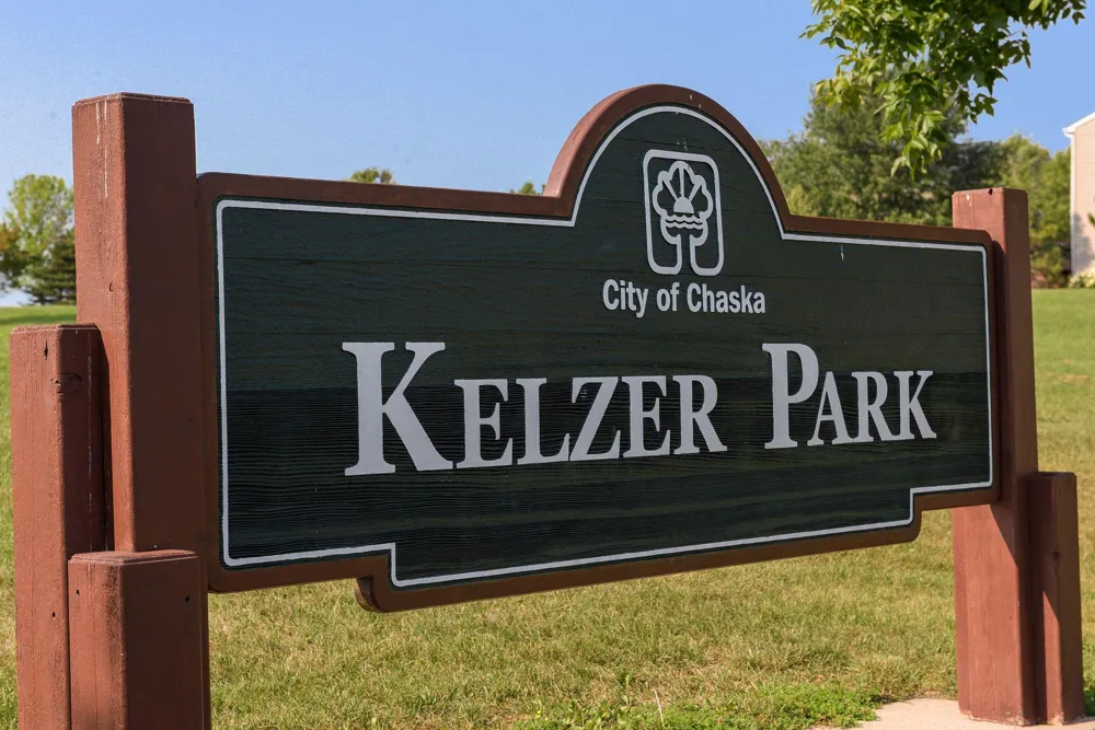 2711 Spy Glass Drive Chaska, MN 55318