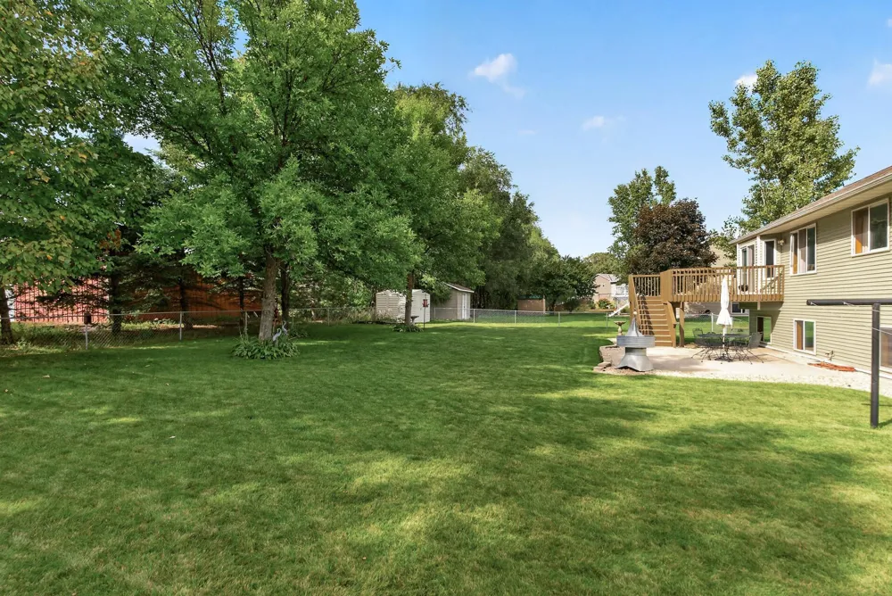 11182 Woods Edge Avenue Becker, MN 55308