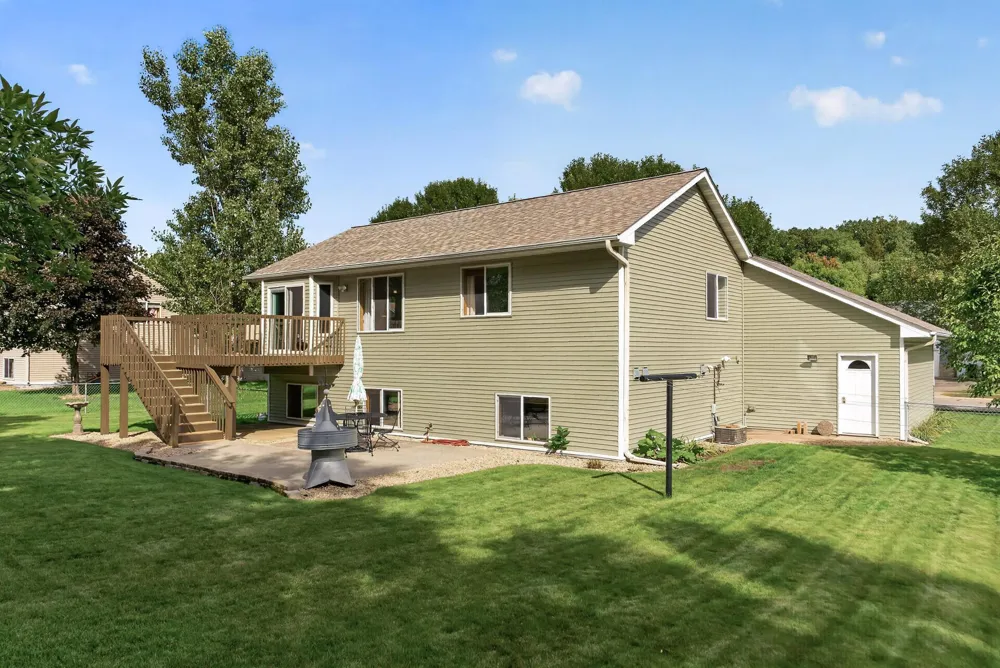 11182 Woods Edge Avenue Becker, MN 55308