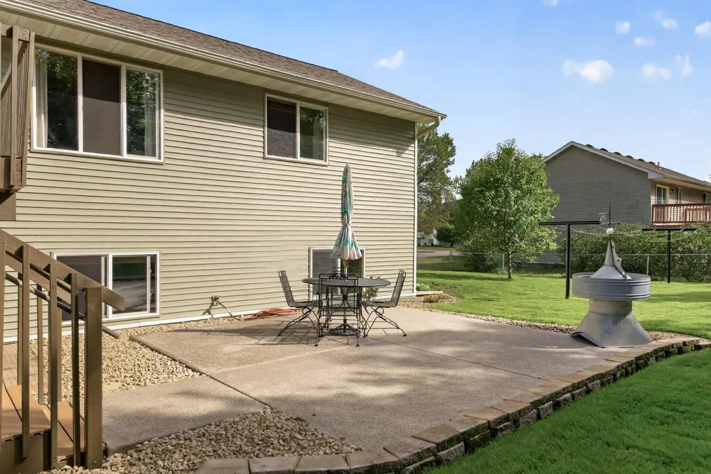 11182 Woods Edge Avenue Becker, MN 55308