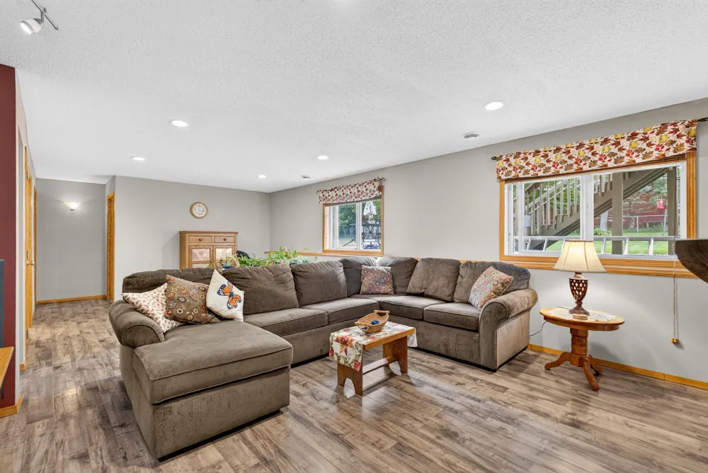 11182 Woods Edge Avenue Becker, MN 55308