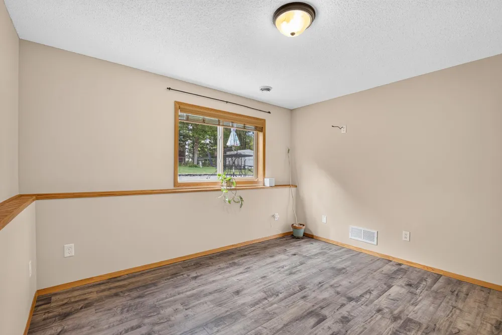 11182 Woods Edge Avenue Becker, MN 55308