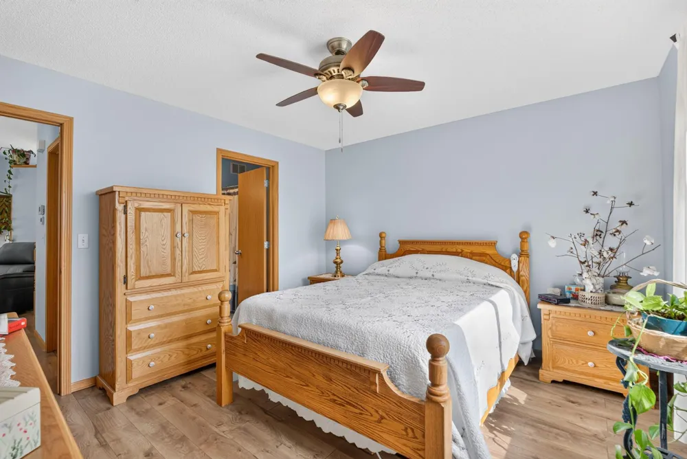 11182 Woods Edge Avenue Becker, MN 55308